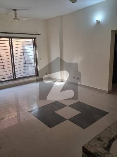 عسکری 14 راولپنڈی میں 4 کمروں کا 10 مرلہ مکان 1.35 لاکھ میں کرایہ پر دستیاب ہے۔