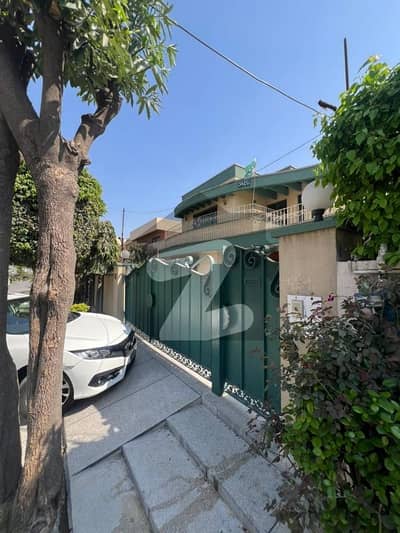 1 Kanal Modern Luxury House For Sale in DHA Phase 4 Lahore | 6 Bed | Prime Location