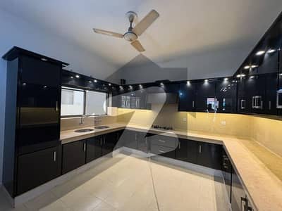 ڈی ایچ اے فیز 1 ڈیفنس (ڈی ایچ اے),لاہور میں 5 کمروں کا 1 کنال مکان 2.2 لاکھ میں کرایہ پر دستیاب ہے۔