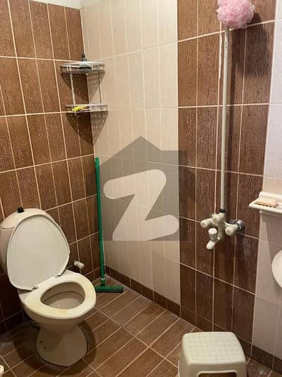 Chance deal 2 bedroom well maintained apartment .