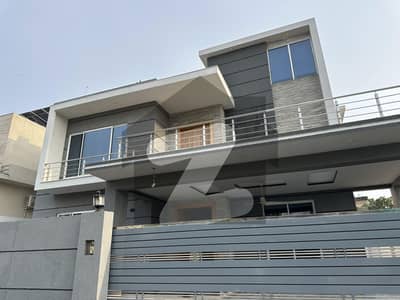 1 kanal ful house for sale 6 bedroom