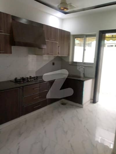 ڈی ایچ اے 9 ٹاؤن ڈیفنس (ڈی ایچ اے),لاہور میں 3 کمروں کا 5 مرلہ مکان 90.0 ہزار میں کرایہ پر دستیاب ہے۔