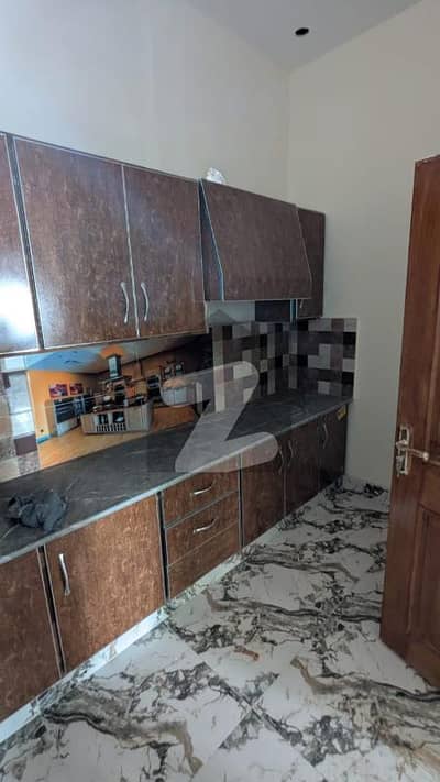 وینس ہاؤسنگ سکیم لاہور میں 2 کمروں کا 3 مرلہ فلیٹ 28.0 ہزار میں کرایہ پر دستیاب ہے۔