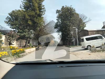 Investor Alert F7/3 Margalla Face 1244 Syd House 4bedroom drawing and dining TV Lounge with sqtr Margalla Facing CDA Transfer Top Location in F7 Near to Margalla Road and 7th avenue