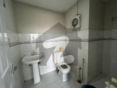 بحریہ ٹاؤن فیز 7 بحریہ ٹاؤن راولپنڈی,راولپنڈی میں 1 کمرے کا 2 مرلہ فلیٹ 52.0 لاکھ میں برائے فروخت۔ بحریہ ٹاؤن فیز 7 بحریہ ٹاؤن راولپنڈی,راولپنڈی میں 1 کمرے کا 2 مرلہ فلیٹ 52.0 لاکھ میں برائے فروخت۔