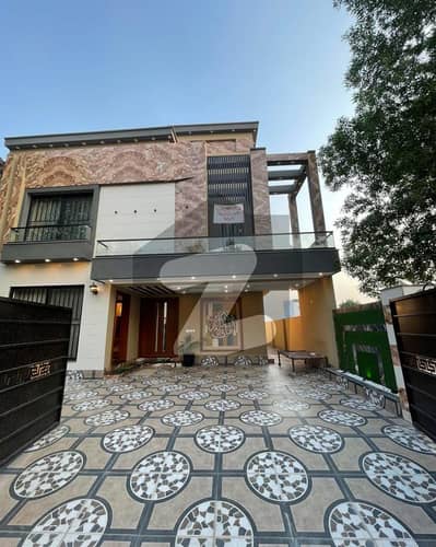 10 MARLA HOUSE FOR SALE AT INVESTOR RATE IN BAHRIA TOWN LAHORE