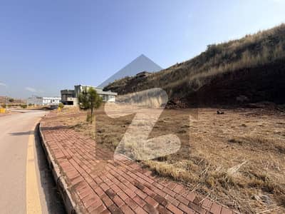 1 kanal plot available for sale  Sector F st 1