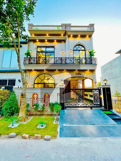 5 MARLA MODERN HOUSE FOR SALE IN DHA 9 TOWN.