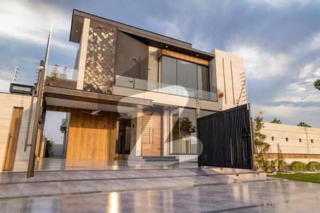 ڈی ایچ اے فیز 7 ڈیفنس (ڈی ایچ اے),لاہور میں 5 کمروں کا 1 کنال مکان 6.75 کروڑ میں برائے فروخت۔