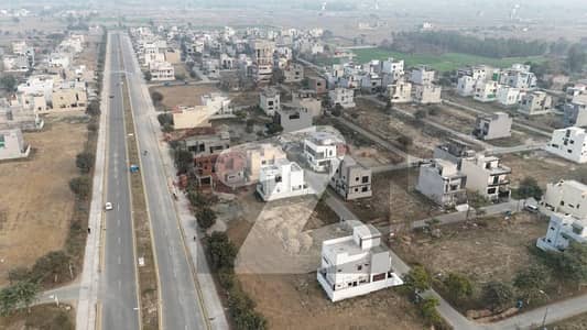 ڈی ایچ اے 9 ٹاؤن ۔ بلاک ڈی ڈی ایچ اے 9 ٹاؤن,ڈیفنس (ڈی ایچ اے),لاہور میں 5 مرلہ رہائشی پلاٹ 90.0 لاکھ میں برائے فروخت۔