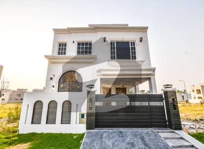 BEAUTIFULL 5 MARLA SINGAL STORY AVAILABLE FOR RENT IN DHA LAHORE