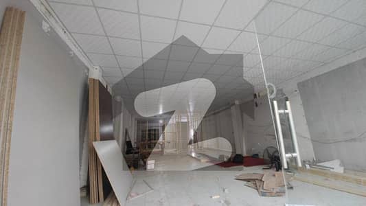 کالج روڈ لاہور میں 10 مرلہ Studio دکان 2.5 لاکھ میں کرایہ پر دستیاب ہے۔