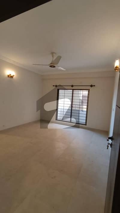 عسکری 5 ۔ سیکٹر جے عسکری 5,ملیر کنٹونمنٹ,کینٹ,کراچی میں 3 کمروں کا 11 مرلہ فلیٹ 1.2 لاکھ میں کرایہ پر دستیاب ہے۔