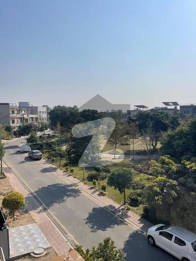 7 MARLA PRIME LOCATION PLOT AVAILABLE FOR SALE