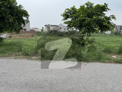 Facing Park Plot No. 415 Block V, DHA Phase 8