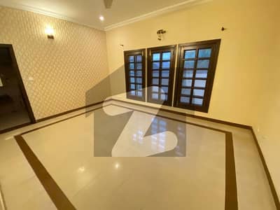 ایف ۔ 8 اسلام آباد میں 7 کمروں کا 1 کنال مکان 15.0 لاکھ میں کرایہ پر دستیاب ہے۔