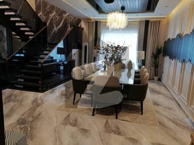 ڈی ایچ اے فیز 5 - بلاک ایچ فیز 5,ڈیفنس (ڈی ایچ اے),لاہور میں 5 کمروں کا 1 کنال مکان 21.5 کروڑ میں برائے فروخت۔