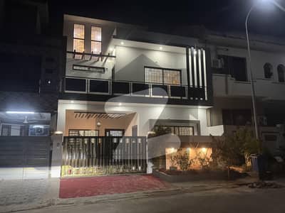 میڈیا ٹاؤن ۔ بلاک اے میڈیا ٹاؤن,راولپنڈی میں 3 کمروں کا 6 مرلہ مکان 3.7 کروڑ میں برائے فروخت۔