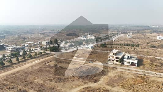 سی بی آر ٹاؤن فیز 2 راولپنڈی میں 4 مرلہ رہائشی پلاٹ 6.25 لاکھ میں برائے فروخت۔