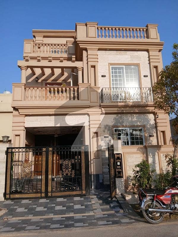 05-Marla Brand New House House For Sale Super Hot Location 05-Marla Brand New House House For Sale Super Hot Location