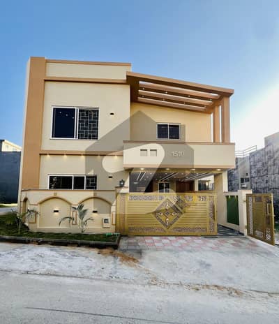 بحریہ ٹاؤن فیز 8 ۔ سفاری ویلی بحریہ ٹاؤن فیز 8,بحریہ ٹاؤن راولپنڈی,راولپنڈی میں 5 کمروں کا 7 مرلہ مکان 2.85 کروڑ میں برائے فروخت۔