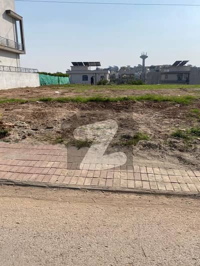 بحریہ ہیملیٹ بحریہ ٹاؤن فیز 8,بحریہ ٹاؤن راولپنڈی,راولپنڈی میں 2 کنال رہائشی پلاٹ 3.3 کروڑ میں برائے فروخت۔