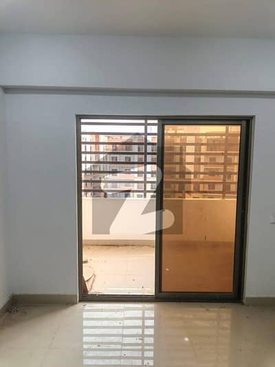 4 BED DD Apartment Available For Rent