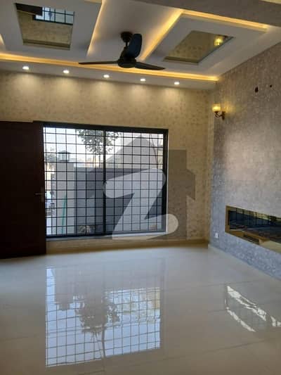 05-Marla 2.5 Year Used House For Sale