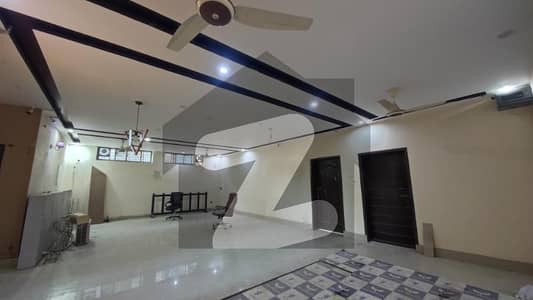 1 Kanal Office Available For Rent with Elevator