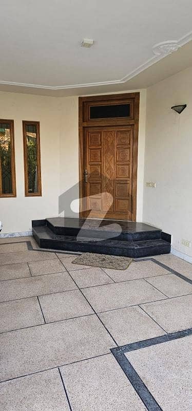 *DHA Phase 4 Block CC 1 Kanal UPPER PORTION Furnished Available For Rent , 2 Bed + (Lower Lock)*