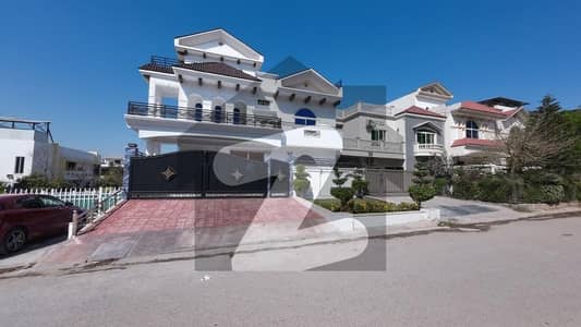 3200 Square Feet House For sale In G-13/2 Islamabad