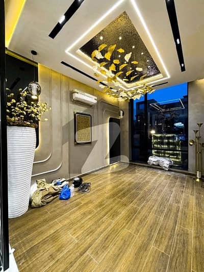 بحریہ ٹاؤن فیز 8 ۔ عمر بلاک بحریہ ٹاؤن فیز 8 ۔ سفاری ویلی,بحریہ ٹاؤن فیز 8,بحریہ ٹاؤن راولپنڈی,راولپنڈی میں 5 کمروں کا 7 مرلہ مکان 2.55 کروڑ میں برائے فروخت۔