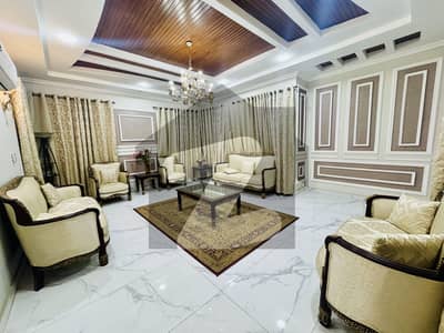 2KANAL BUNGALOW FOR SALE ON 80 FEET ROAD