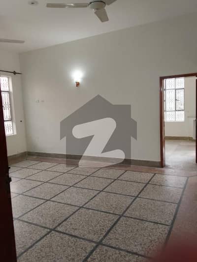 Sapart upper portion available for rent 3 bedroom with attached bathroom drawing dining TV lounge kitchen car parking