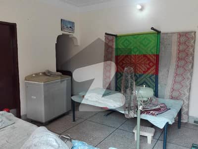 Lalazar Garden House Sized 619 Square Feet For Sale