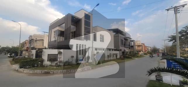 پیراگون سٹی لاہور میں 5 کمروں کا 10 مرلہ مکان 4.85 کروڑ میں برائے فروخت۔