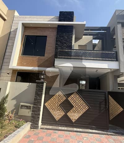 بحریہ ٹاؤن فیز 5 بحریہ ٹاؤن راولپنڈی,راولپنڈی میں 5 کمروں کا 10 مرلہ مکان 5.95 کروڑ میں برائے فروخت۔ بحریہ ٹاؤن فیز 5 بحریہ ٹاؤن راولپنڈی,راولپنڈی میں 5 کمروں کا 10 مرلہ مکان 5.95 کروڑ میں برائے فروخت۔