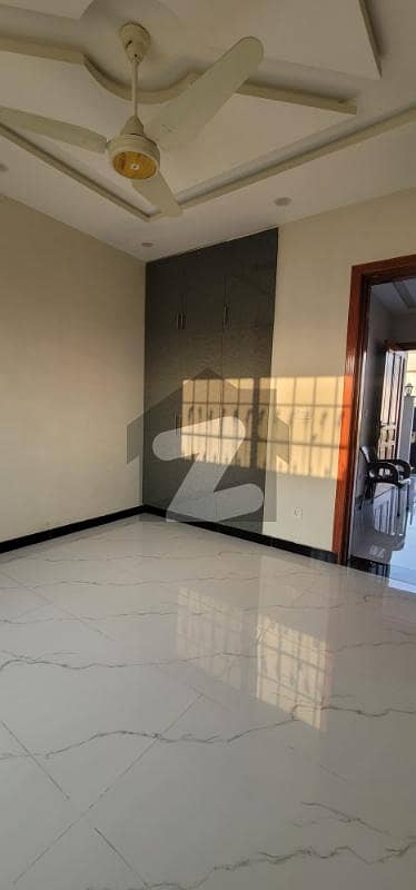 جی ۔ 13 اسلام آباد میں 4 کمروں کا 4 مرلہ مکان 1.3 لاکھ میں کرایہ پر دستیاب ہے۔