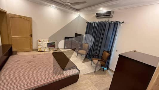 ڈی ایچ اے فیز 4 ڈیفنس (ڈی ایچ اے),لاہور میں 5 کمروں کا 1 کنال مکان 6.25 کروڑ میں برائے فروخت۔