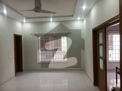 Aesthetic Upper Portion Of 1 Kanal For Rent Is Available