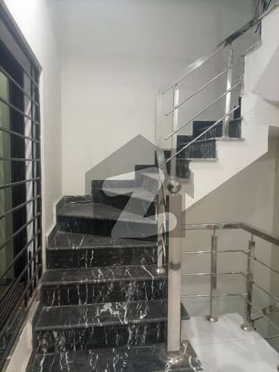 آئی ۔ 11 اسلام آباد میں 5 کمروں کا 4 مرلہ مکان 1.1 لاکھ میں کرایہ پر دستیاب ہے۔