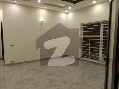 ویلینشیاء ہاؤسنگ سوسائٹی لاہور میں 3 کمروں کا 1 کنال زیریں پورشن 1.2 لاکھ میں کرایہ پر دستیاب ہے۔