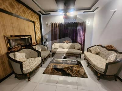 FURNISH 10 MARLA ELEGANT AND FULLY MAINTAINED SUPER HOT LOCATED BUNGALOW IS AVAILABLE IN THE BEST BLOCK OF PARAGON CITY NEAR DHA LAHORE.