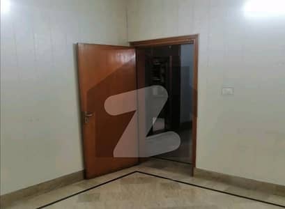 گلبرگ لاہور میں 4 کمروں کا 7 مرلہ مکان 4.25 کروڑ میں برائے فروخت۔