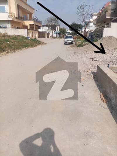 ایم پی سی ایچ ایس - بلاک بی ایم پی سی ایچ ایس ۔ ملٹی گارڈنز,بی ۔ 17,اسلام آباد میں 14 مرلہ رہائشی پلاٹ 2.35 کروڑ میں برائے فروخت۔