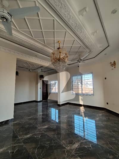 1 kanal 3 floor Luxury House for Sale in Park Enclave, Islamabad