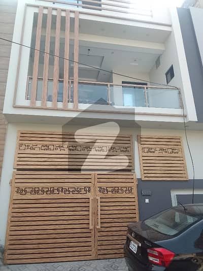 سیٹیلائیٹ ٹاؤن - بلاک ایف سیٹیلائیٹ ٹاؤن,راولپنڈی میں 5 کمروں کا 4 مرلہ مکان 5.0 کروڑ میں برائے فروخت۔