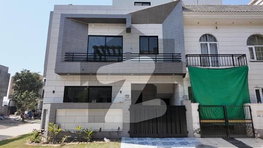 الکبیر فیز 2 - بلاک سی الکبیر ٹاؤن - فیز 2,الکبیر ٹاؤن,رائیونڈ روڈ,لاہور میں 4 کمروں کا 3 مرلہ مکان 1.6 کروڑ میں برائے فروخت۔