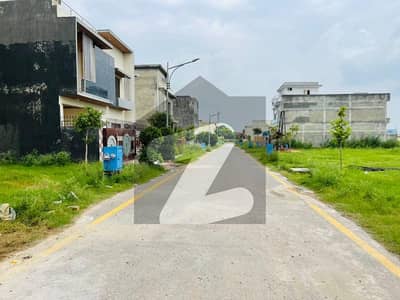Investors Should Sale This Residential Plot Located Ideally In Faisal Town - F-18