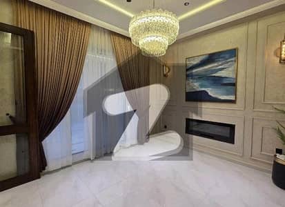 بحریہ ٹاؤن سیکٹر سی بحریہ ٹاؤن,لاہور میں 3 کمروں کا 5 مرلہ مکان 2.0 کروڑ میں برائے فروخت۔